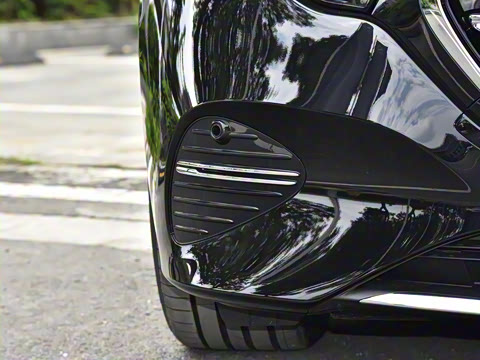 2024�� �Ŀ� E 300 L ������