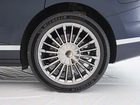 2025�� 700 Ultra�������������״��