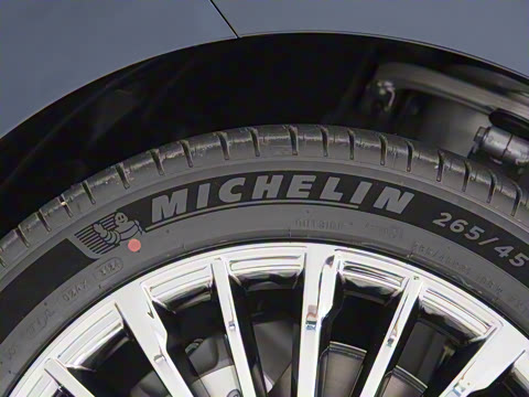 2025�� 700 Ultra�������������״��