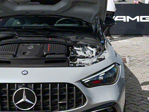 2024�� AMG CLE 53 4MATIC+ ���ܳ�