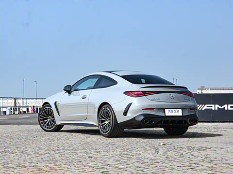 2024�� AMG CLE 53 4MATIC+ ���ܳ�