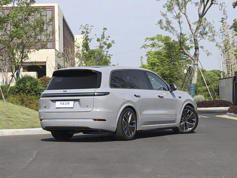 2025�� Ultra ���ܻ��°�