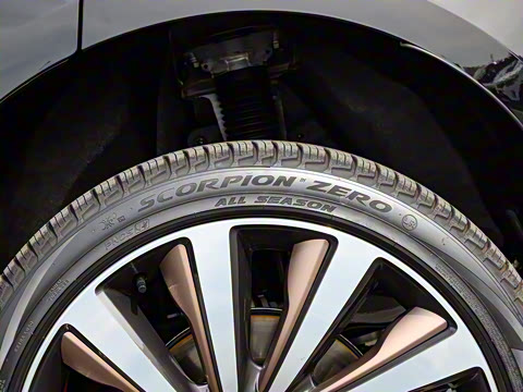 2024�� 3.0 L6 400PS SV���ٴ����ӳ��� 4��