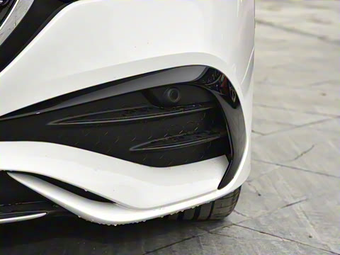 2024�� E 350 e L ���ʽ��϶����˶��γ�