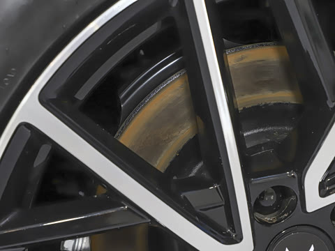 2025�� 560MAX 185kW