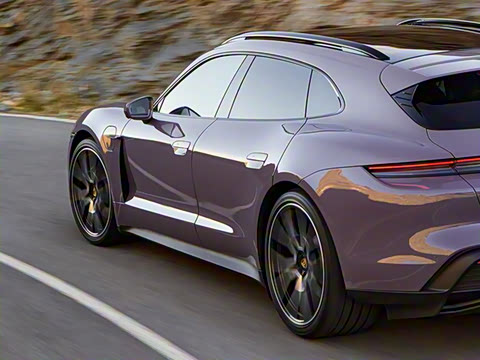 2024�� Taycan 4S Cross Turismo