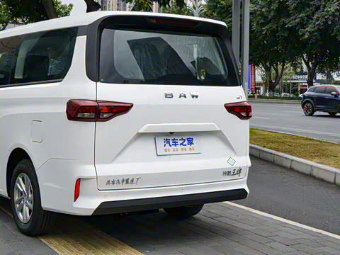 2025�� 2.0L CNG�߼�Ӫ�˰� 9��