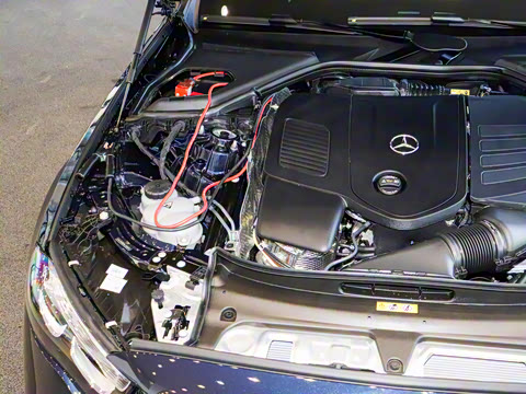 2025�� �Ŀ� E 300 L ������