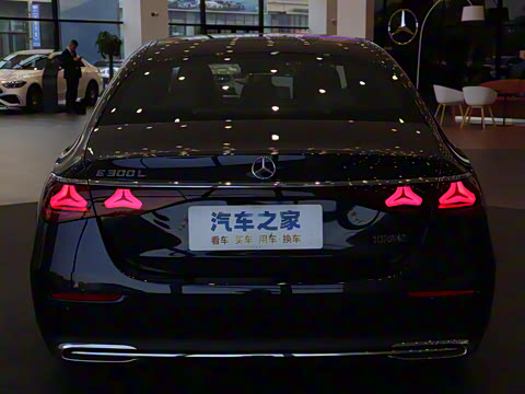 2025�� �Ŀ� E 300 L ������