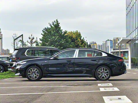 2024�� eDrive 35L ������ M�˶���װ