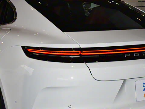 2024�� Panamera 4 E-Hybrid 2.9T