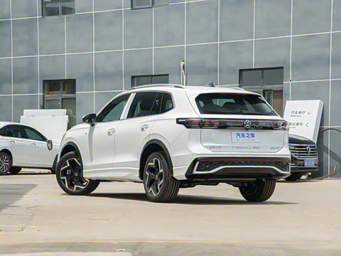 2025�� PRO 380TSI ���� R-Line �����