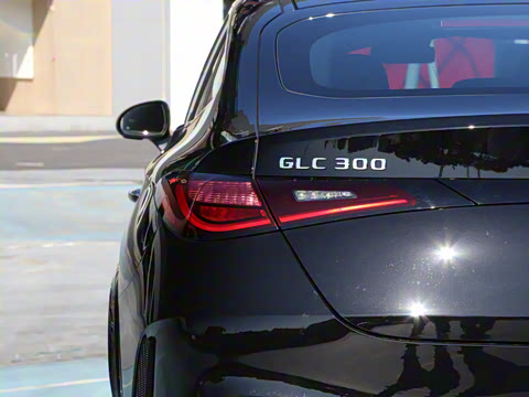 2025�� GLC 300 4MATIC ����SUV