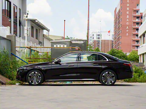 2024�� E 350 e L ���ʽ��϶����γ�