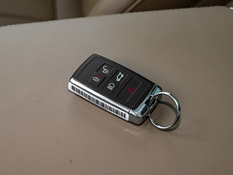 2025�� 3.0 L6 400PS ʢ���ӳ���