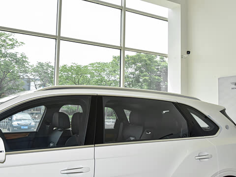 2026�� 4.0T V8 ������