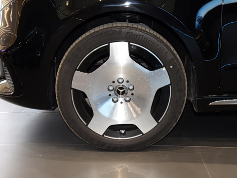 2024�� V 300 L ����������