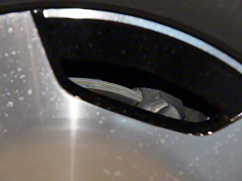 2024�� V 300 L ����������