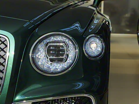 2024�� 4.0T V8 ��׼��