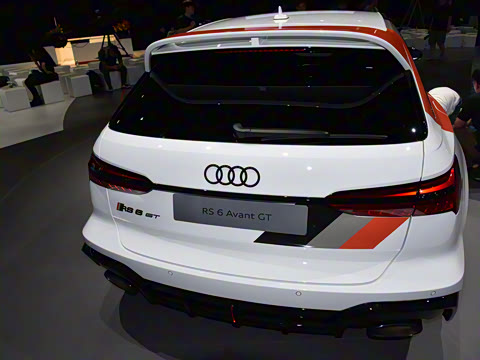 2025�� RS 6 Avant GT
