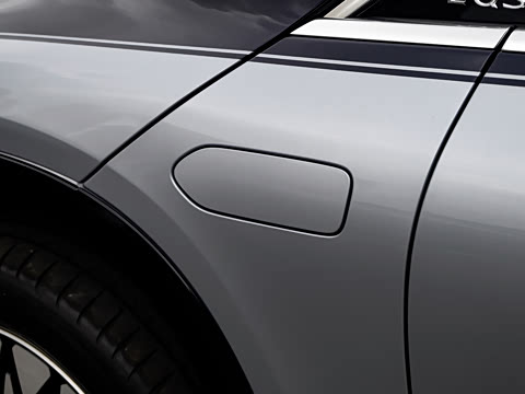 2024�� EQS 680 ���а�