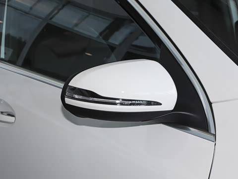 2025�� �Ŀ� GLA 220