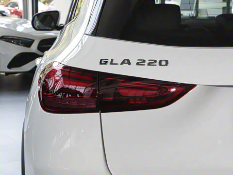 2025�� �Ŀ� GLA 220