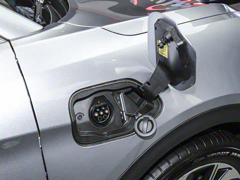 2025�� 688MAX 175kW