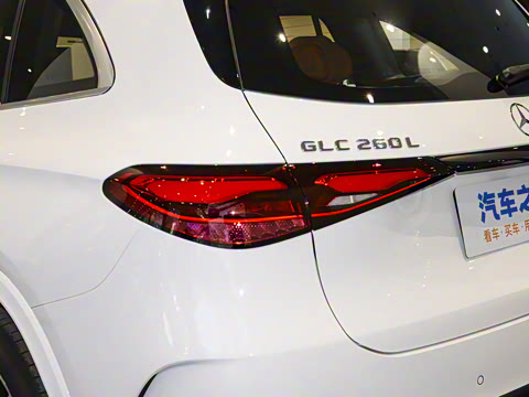 2025�� �Ŀ� GLC 260 L 4MATIC ������