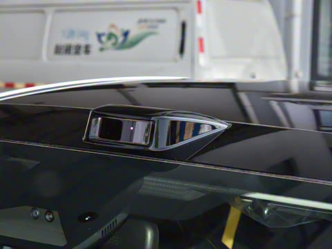 2025�� 550 PRO���а�