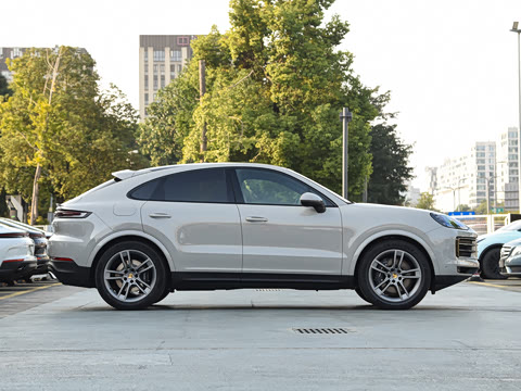 2025�� Cayenne Coup�� 3.0T