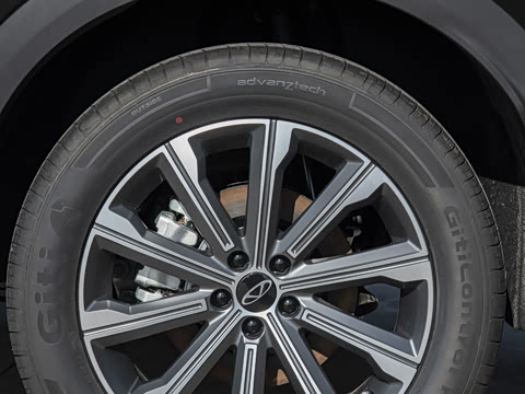 2025�� 2.0T ��������� 7��