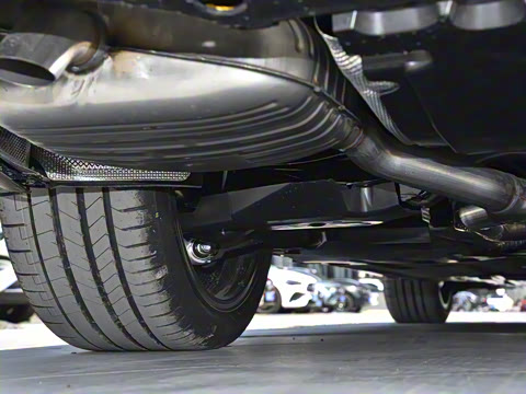 2025�� �Ŀ� E 300 L �����