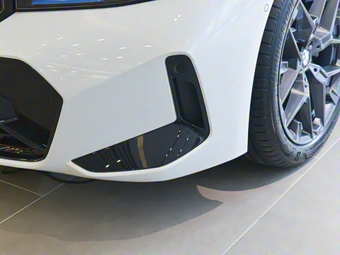 2025�� 330Li ������ M�˶���ҹ��װ