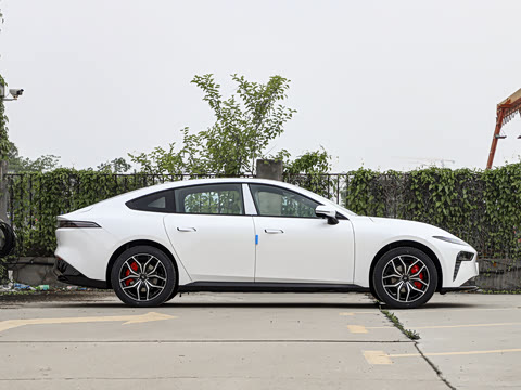 2025�� ���� 550ProѲ����