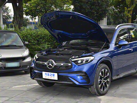 2024��  �Ŀ� GLC 260 L 4MATIC ������ 5��