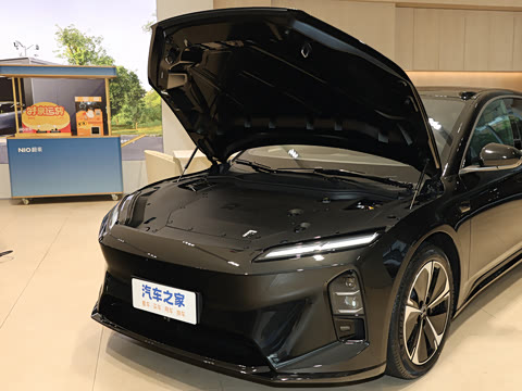 2025�� 75kWh Touring