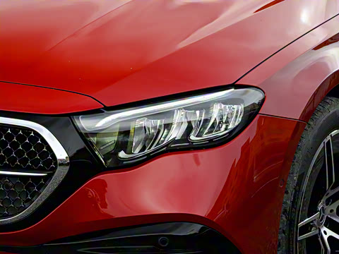 2024�� E 300 ʱ�����˶���