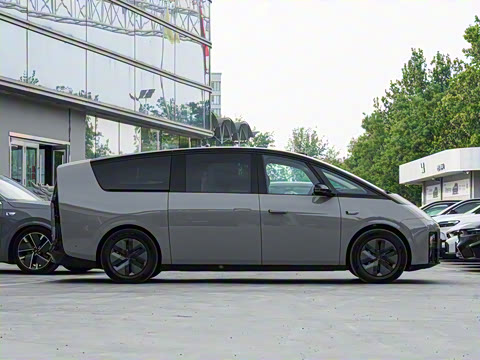 2025�� Ultra ���ܻ��°�