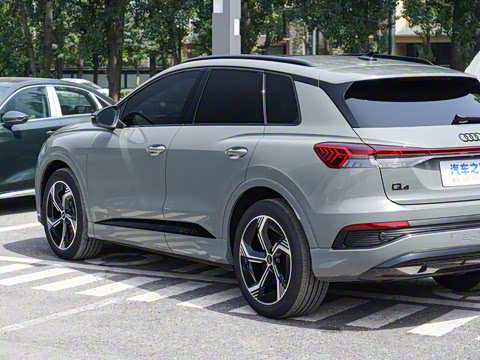 2024�� 50 e-tron quattro ������ҹ��