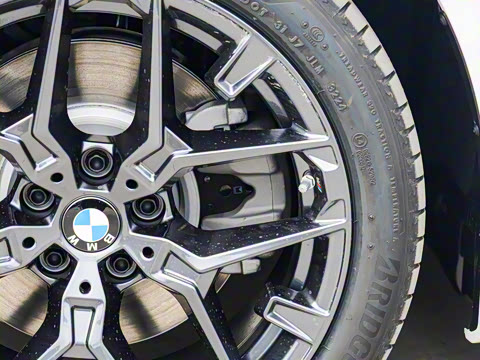 2025�� 330Li M�˶���ҹ��װ