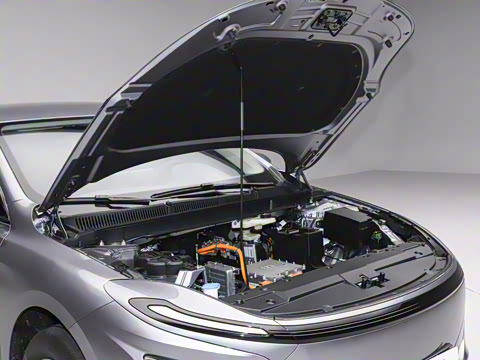 2025�� 610km PLUS