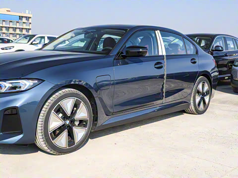 2025�� eDrive 40 L ��ҹ�˶���װ