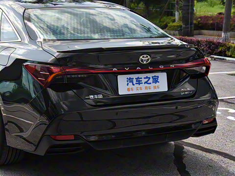 2024�� ˫�� 2.5L XLE����