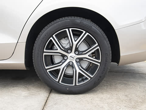 2025�� B4 ���ݺ�����