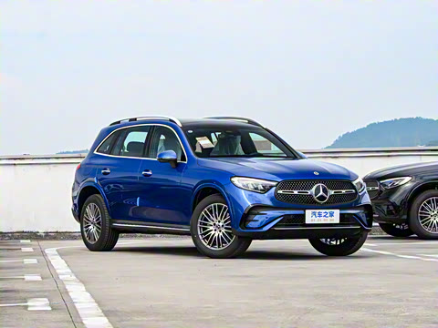 2025�� GLC 300 L 4MATIC ������ 7��