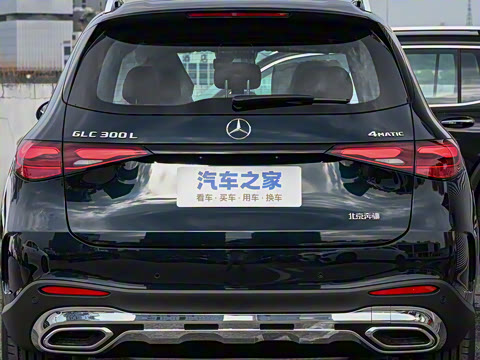 2025�� GLC 300 L 4MATIC ������ 5��