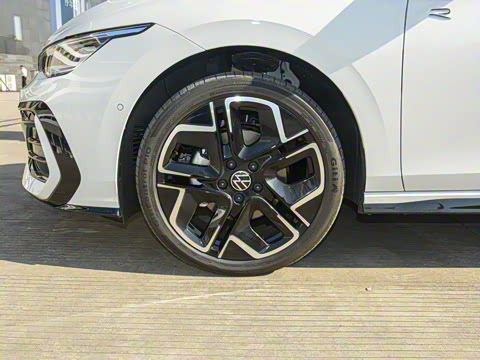 2025�� 300TSI R-Line