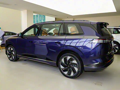 2025�� 636Ultra���Ȱ� 5��