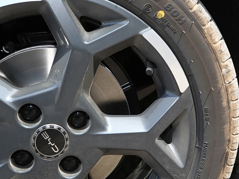 2025�� �Ǽݰ� 305km ���ɰ�